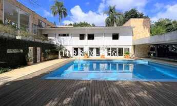 Imagem 2: Casa para venda possui 1190 metros quadrados com 6 quartos em Vila Santo Antônio - Cotia