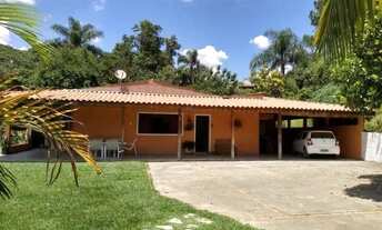 Imagem: Chácara em Cotia com piscina aquecida para