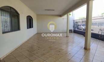 Imagem 2: Casa com 3 dormitórios para alugar, 100 m² por R$ 2.000,00/mês - Nova Ourinhos - Ourinhos