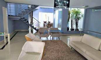 Imagem 7: Sobrado em frente ao lago