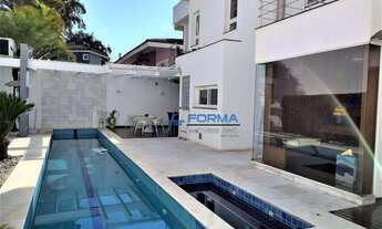 Imagem: Sobrado em frente ao lago