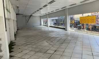 Imagem 5: Prédio Comercial (Prédio pintado de branco