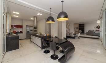 Imagem 5: Casa de condomínio para venda possui 704 metros quadrados com 4 quartos com suíte