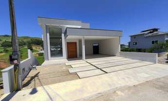 Imagem 2: Excelente Casa Duplex À Venda No Condomínio Vale dos Cristais - Macaé RJ