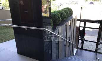 Imagem 3: SEMI MOBILIADO, LINDO, AMPLA SACADA COM CHURRASQUEIRA, 02 VAGAS DE GARAGEM. PRÉDIO COM PI