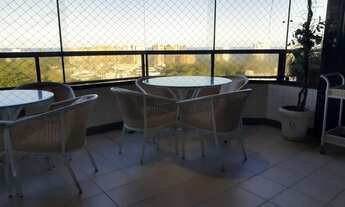 Imagem 3: 4 Suítes - 4 Closet - 305 m² - Varanda - Vista Mar - Quarto de Serviço - 4 Vagas de Garage