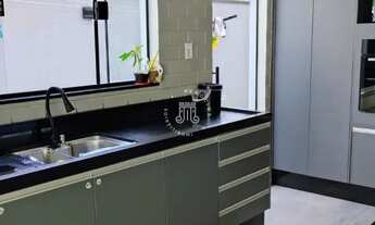 Imagem 4: CASA COM 4 DORMITÓRIOS 2 SUITES COM PISCINA À VENDA EM JUNDIAÍ/SP