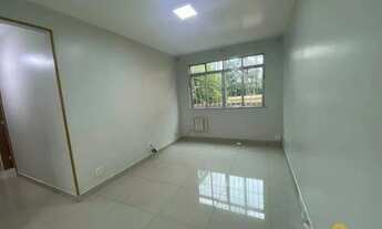 Imagem 2: Venda de apartamento de 3 quartos na Colina. Com armários e amplamente reformado