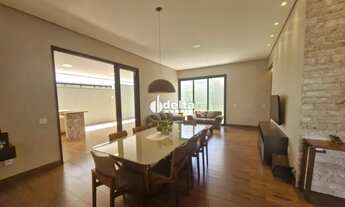 Imagem 4: Casa no condomínio CYRELA LANDSCAPE disponível para venda em Uberlândia-MG