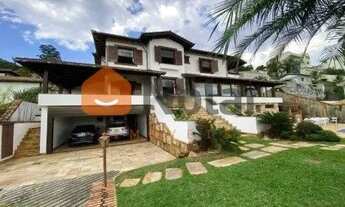 Imagem: Casa deslumbrante no Belvedere, com arquitetura