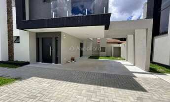 Imagem 2: Sobrado à Venda 3 Quartos sendo 1 Suíte com Terraço e Churrasqueira no Xaxim