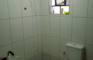 Imagem 4: Casa/ sobrado com sala / cozinha ampla/ 02 banheiros/ 06 quartos/ varanda/Terreno 700 m2