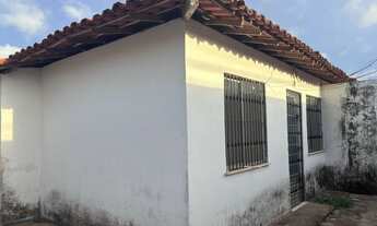 Imagem 5: Casa murada com dois quartos