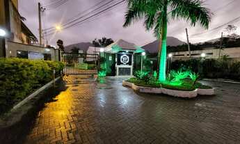 Imagem: Terreno com 136m2. 4x17m, plano já limpo