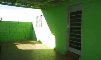 Imagem: Casa de fundo, no centro de Tupã