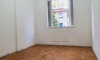 Imagem 2: Apartamento para venda possui 75 metros quadrados com 2 quartos em Copacabana - Rio de Jan