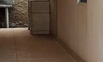 Imagem 6: Kitnet 430,00 reais ,contrato e caução.....iptu ok ...