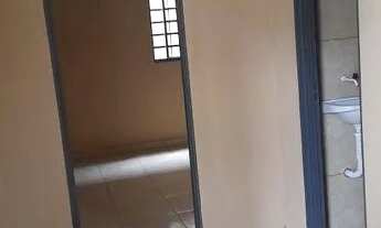 Imagem 4: Kitnet 430,00 reais ,contrato e caução.....iptu ok ...