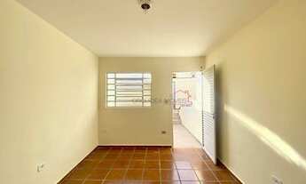 Imagem 3: Casa térrea 2 dorms com quintal | ótima localização | fácil acesso | Aluga