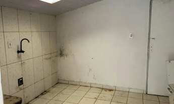 Imagem 7: Kitnete 1 quarto com cozinha separada e banheiro, terreno compartilhado, no