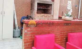 Imagem: TRÊS CASAS NUMA AVENIDA PELO PREÇO DE