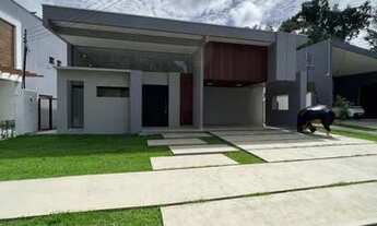 Imagem 2: Casa de condomínio para venda possui 274 metros quadrados com 4 quartos