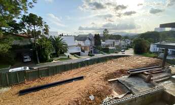 Imagem 3: Mansão Nova - Alphaville 2 1.170m2 construção - 5 suítes - Esquina Luxuosa e Moderna - E