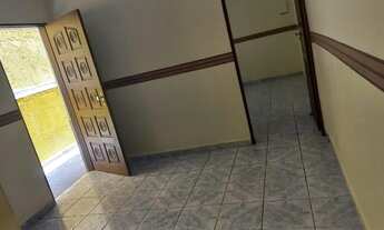 Imagem 2: Casa térrea com 2 dormitórios ao lado do parque Nascente do Rio Colônia