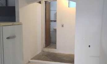 Imagem 6: Apartamento 01 quarto semi mobiliado de frente para a rua com sacada