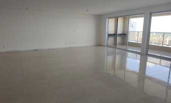 Imagem 8: Apartamento para aluguel possui 220 metros quadrados com 4 quartos + dependência completa