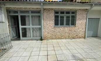 Imagem: Casa Térrea - 5 Dorms - 260m²