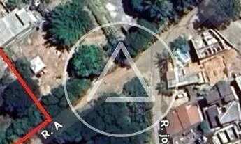 Imagem: Amplo Terreno à Venda na Granja dos Cavaleiros