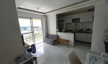 Imagem: Apto no porcelanato, com 2 quartos, armários