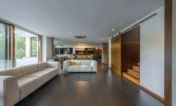 Imagem 5: Imóvel para venda possui 493 metros quadrados com 4 quartos em Agronomia - Porto Alegre