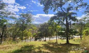 Imagem 6: Terreno à venda no Aldeia do Vale com 3.229 m², APP ao fundo e vista panorâmica definitiva