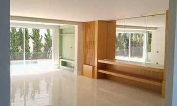 Imagem 2: Sobrado para vender no condomínio Alphaville com 3 suítes, pronto para morar