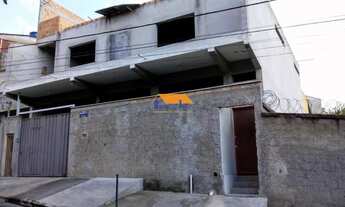 Imagem: Lote de 435,72m² com 4 moradias e um galpão