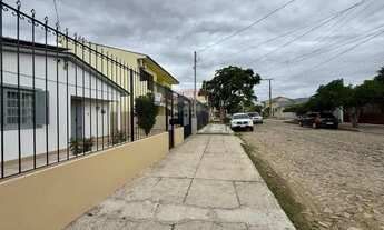 Imagem 4: Casa ampla com suíte, energia solar e pátio calçado