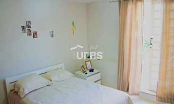 Imagem 7: Sobrado Av T-1 Casa com 4 dormitórios