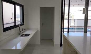 Imagem 5: Casa de condomínio para venda possui 300 metros quadrados com 4 quartos