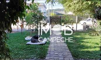 Imagem 5: Casa térrea, 128m² de área construída em amplo terreno de 501m², opção ideal para quem pro