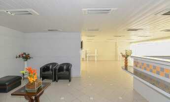 Imagem 2: Apartamento para venda possui 44 metros quadrados com 2 quartos em Novo Mundo - Curitiba