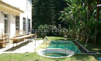 Imagem 3: Em meio a natureza com 4 suítes! Alto S. Conrado!