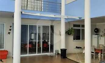 Imagem 3: Sobrado de Alto Padrão para Venda com Piscina no Alto de Santana