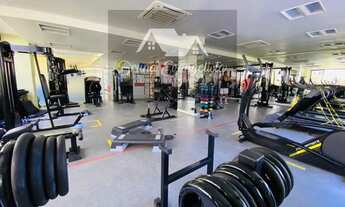 Imagem 2: Apartamento com 2/4, suite, varanda, mobiliado, w.c. serviço, 1 vaga, em Alphaville