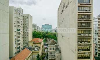 Imagem 2: À venda apto com 50m² no Centro Histórico com 2 dorm, living, cozinha, wc social, área de