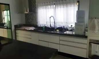 Imagem 4: Casa de condomínio sobrado para venda possui 422 metros quadrados com 4 quartos