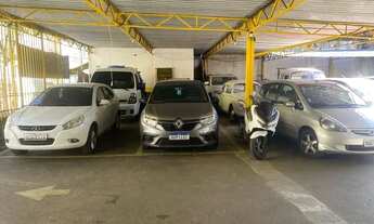 Imagem 2: Estacionamento e lava rápido