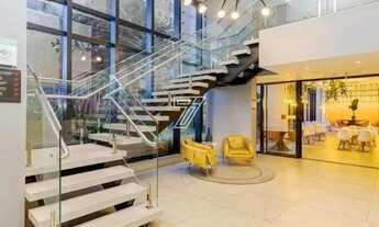 Imagem 2: Imóvel para venda possui 36 metros quadrados com 1 quarto em Água Verde - Curitiba - PR