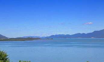 Imagem 6: Casa para venda possui 298 metros quadrados com 3 quartos em Centro - Florianópolis - Sant